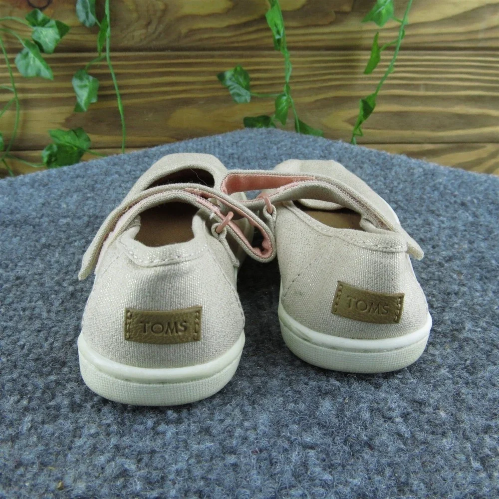 Toms girls mary